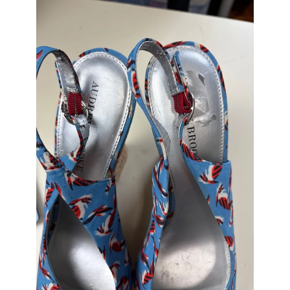 Audrey Brooke Tropical Bird Print Wedge Sandals Blue Espadrille Peep Toe 10